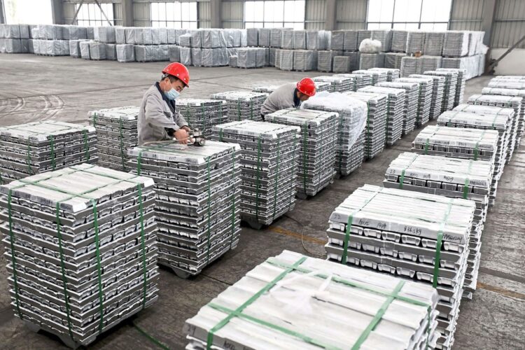 پس از افزایش ۶.۷ درصدی تولید آلومینیوم چین در ماه اکتبر در سال گذشته، قیمت آلومینیم کاهش یافت
