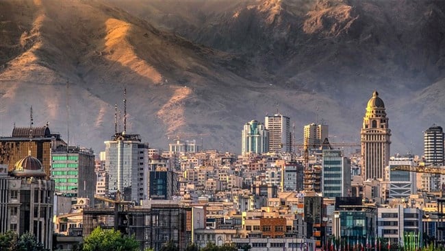 چشم انداز اقتصاد ایران 1403: مسکن در سال جدید از زیر آوار مشکلات خارج می شود؟